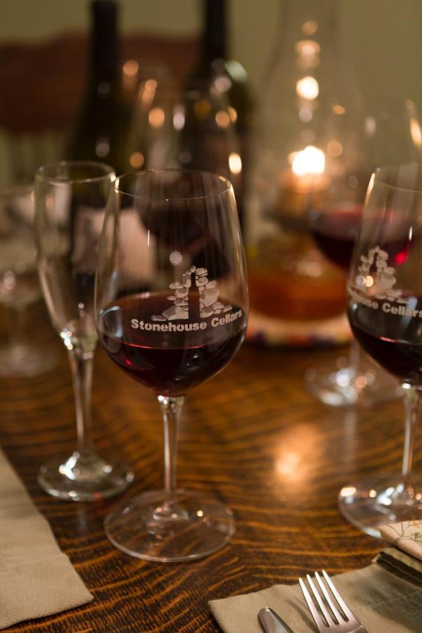 Bed and Breakfast Bed And Barrel At Stonehouse Cellars Clearlake Oaks Экстерьер фото